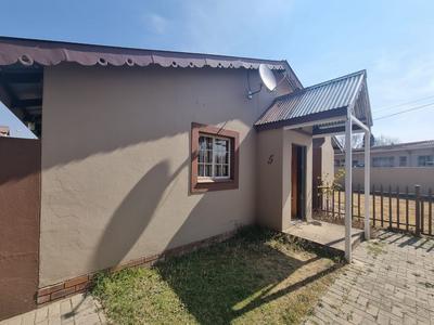 Townhouse For Sale in Standerton, Standerton